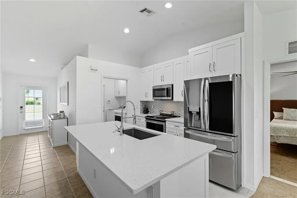 1809 NW 10th Terrace Cape Coral FL 33993