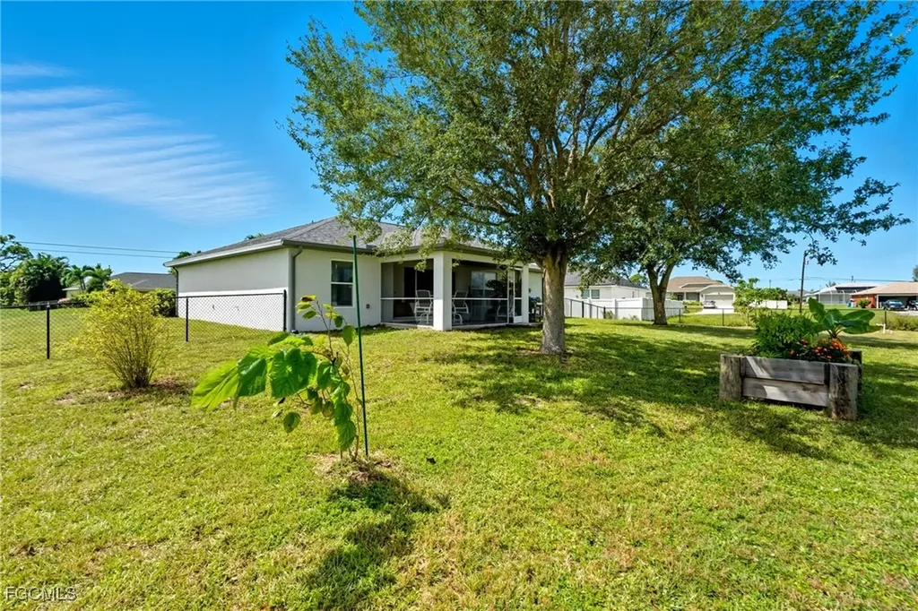 1809 NW 10th Terrace Cape Coral FL 33993
