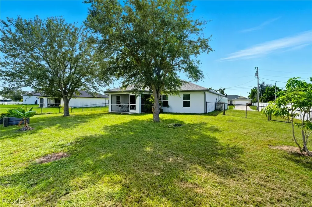 1809 NW 10th Terrace Cape Coral FL 33993