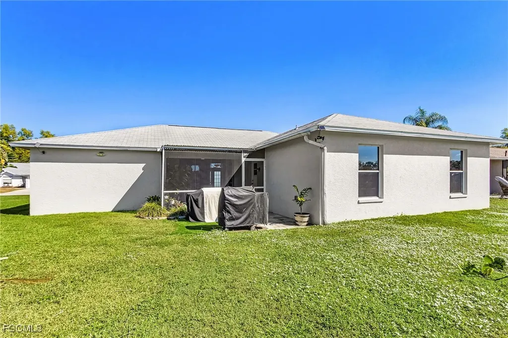 10250 Sandy Hollow Lane Bonita Springs FL 34135