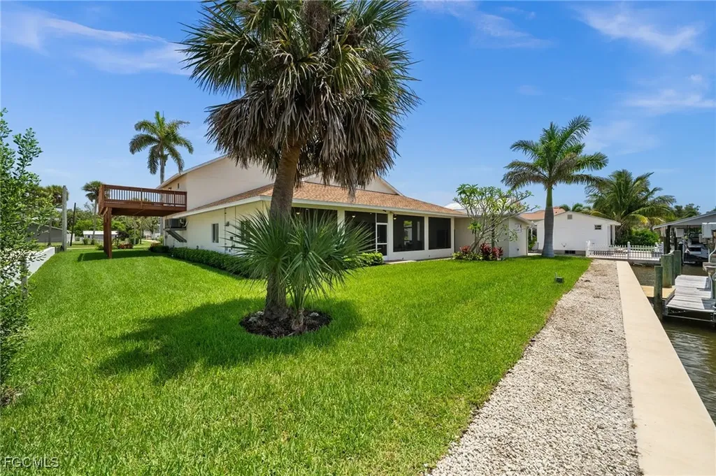 4837 Tarpon Avenue Bonita Springs FL 34134
