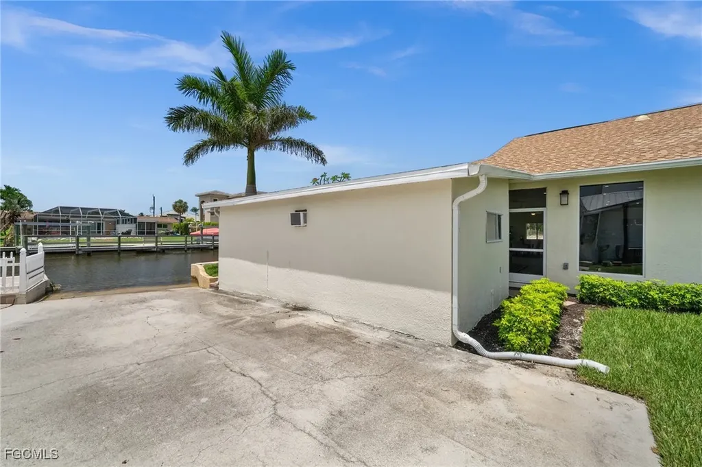 4837 Tarpon Avenue Bonita Springs FL 34134