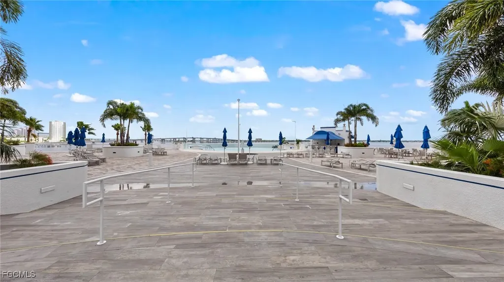 2745 1st Street Fort Myers FL 33916