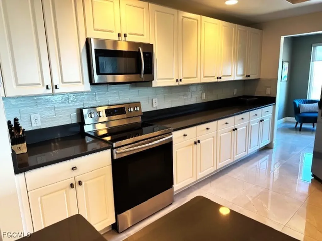2745 1st Street Fort Myers FL 33916