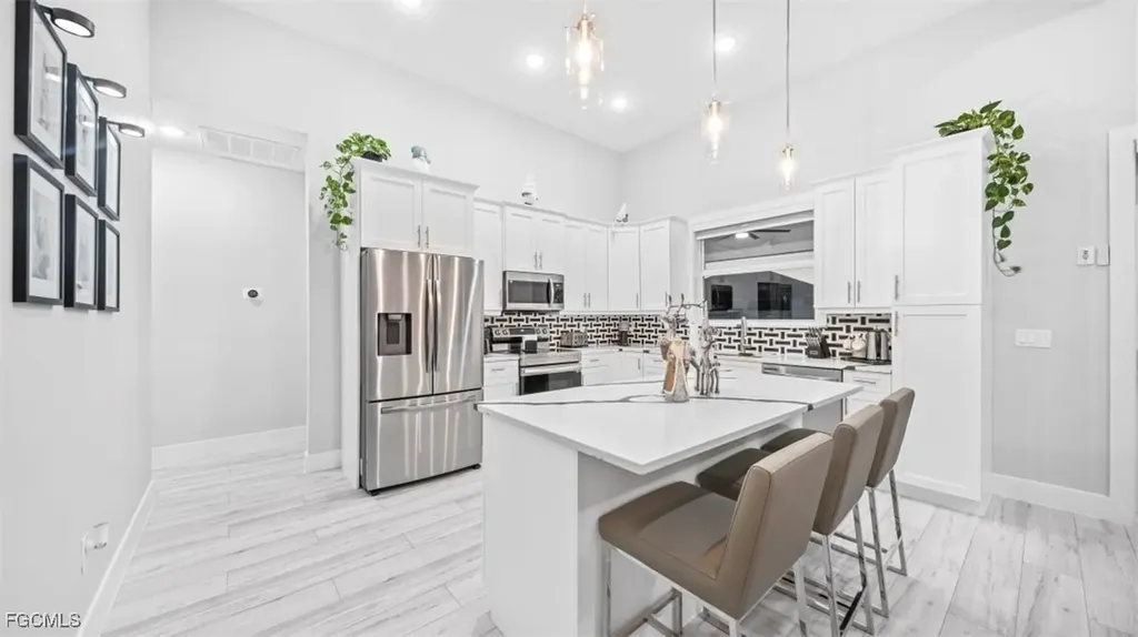 618 NW 7th Place Cape Coral FL 33993