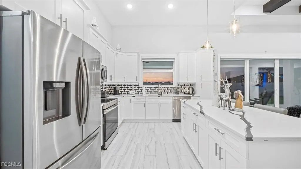 618 NW 7th Place Cape Coral FL 33993