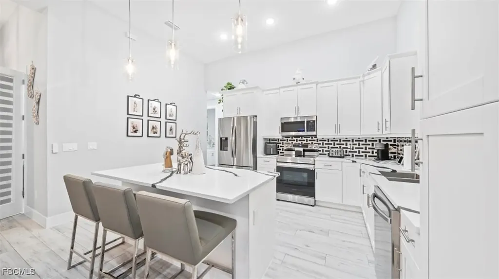 618 NW 7th Place Cape Coral FL 33993