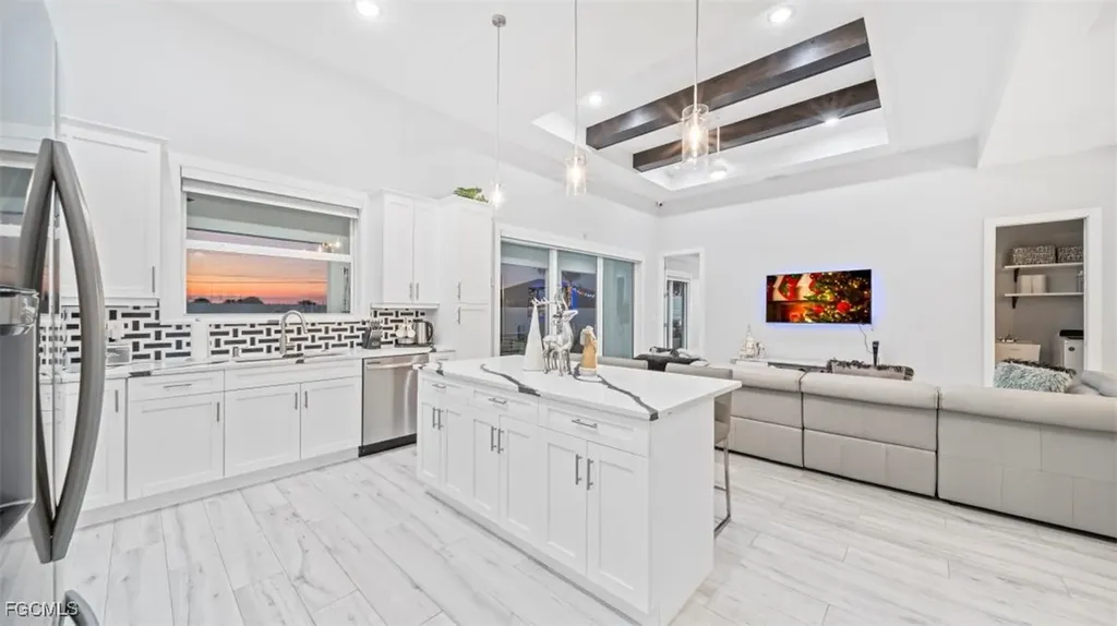 618 NW 7th Place Cape Coral FL 33993