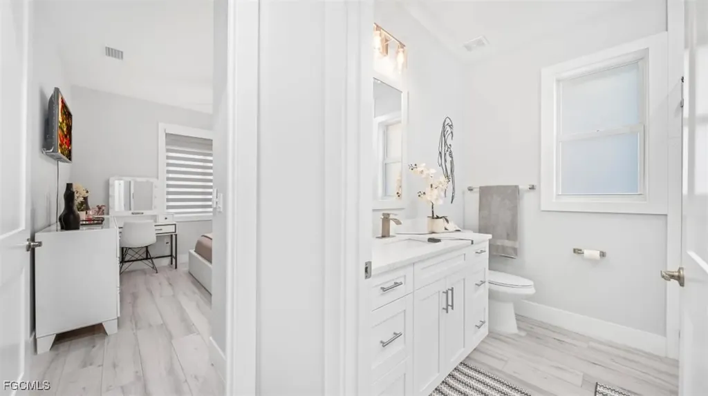 618 NW 7th Place Cape Coral FL 33993