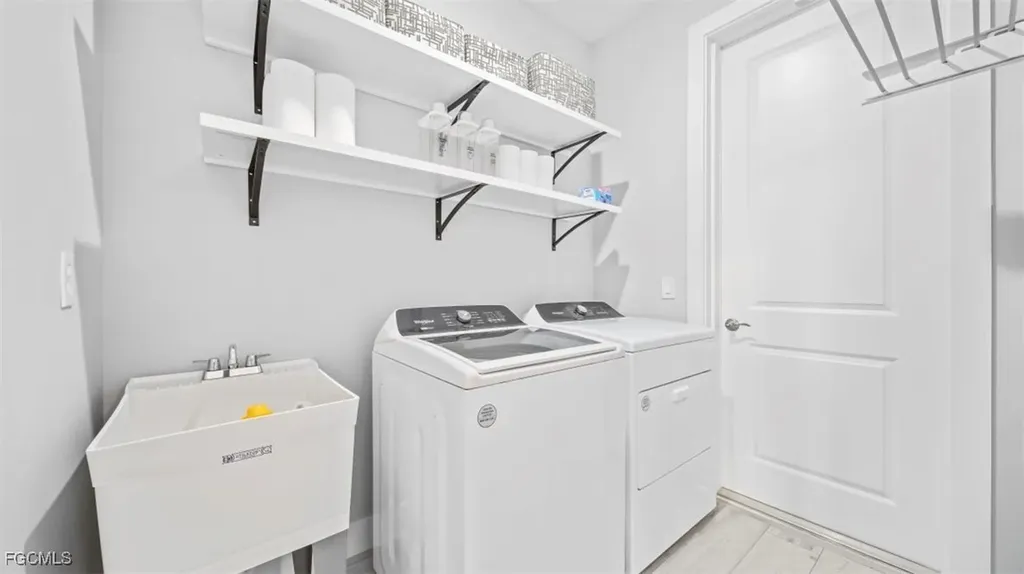 618 NW 7th Place Cape Coral FL 33993