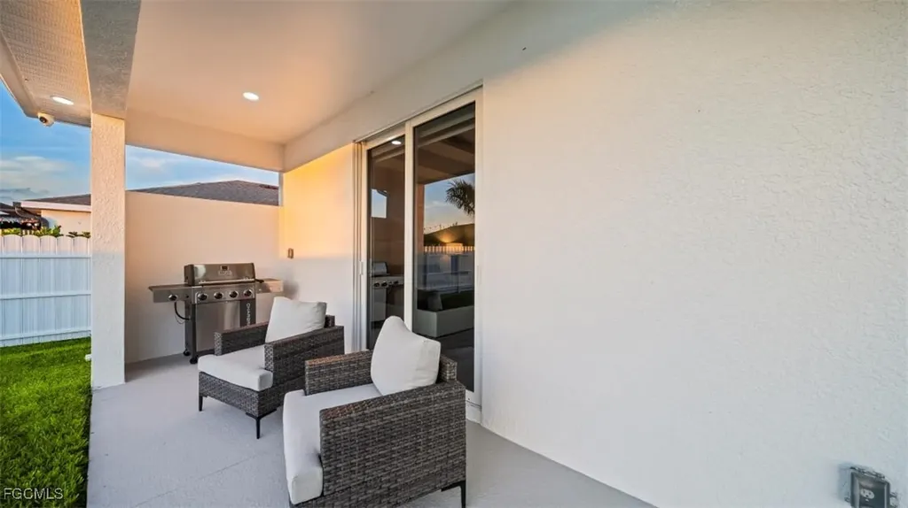 618 NW 7th Place Cape Coral FL 33993