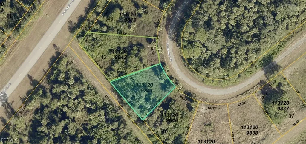1131209841 & 1131209842 Devonshire Circle North Port FL 34288