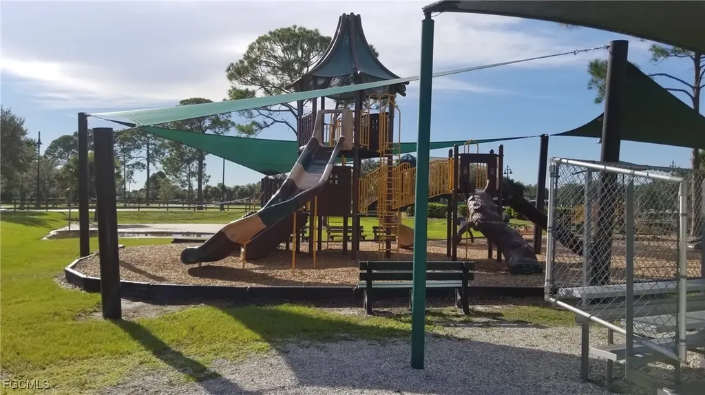 1131209841 & 1131209842 Devonshire Circle North Port FL 34288