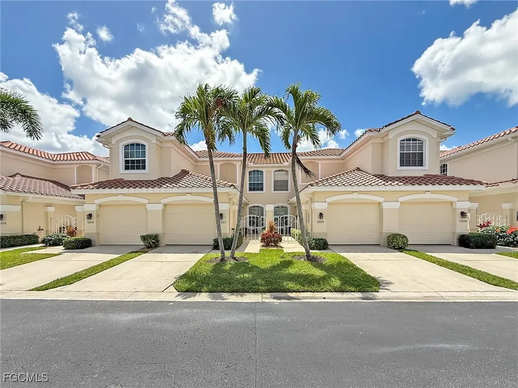 Fort Myers FL, 15055 Tamarind Cay Court, Unit 1207