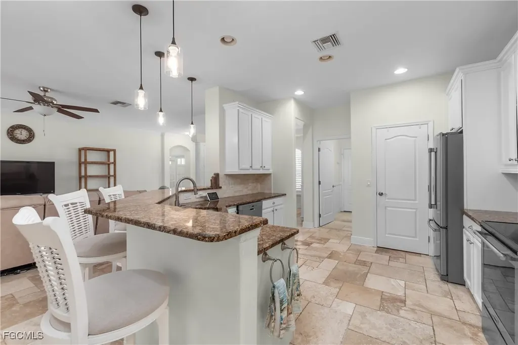 3296 Hampton Boulevard Alva FL 33920