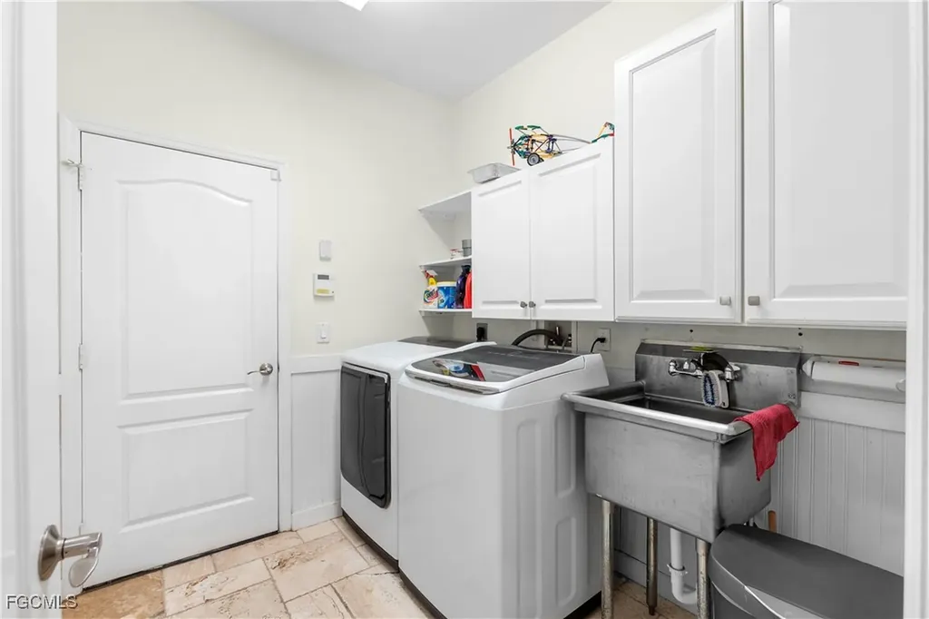 3296 Hampton Boulevard Alva FL 33920