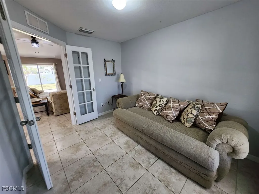 1617 NE 6th Avenue Cape Coral FL 33909