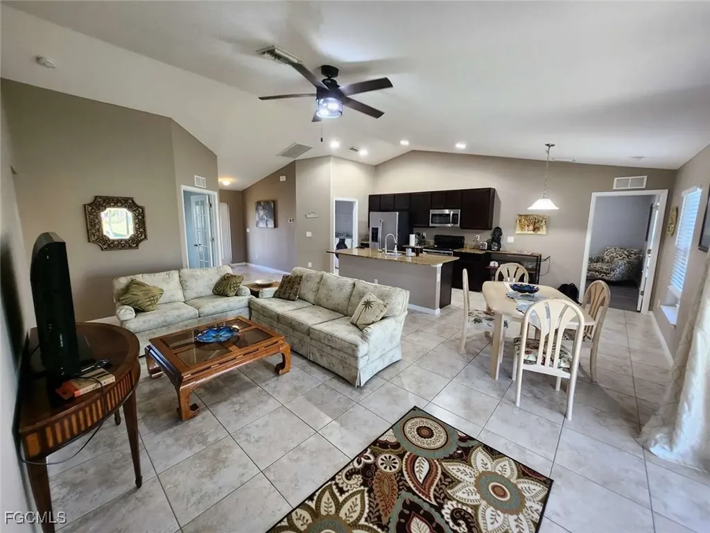 1617 NE 6th Avenue Cape Coral FL 33909