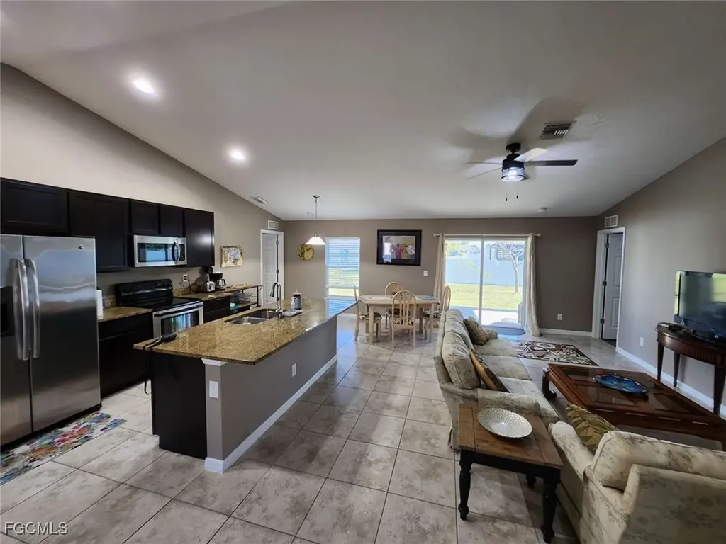 1617 NE 6th Avenue Cape Coral FL 33909