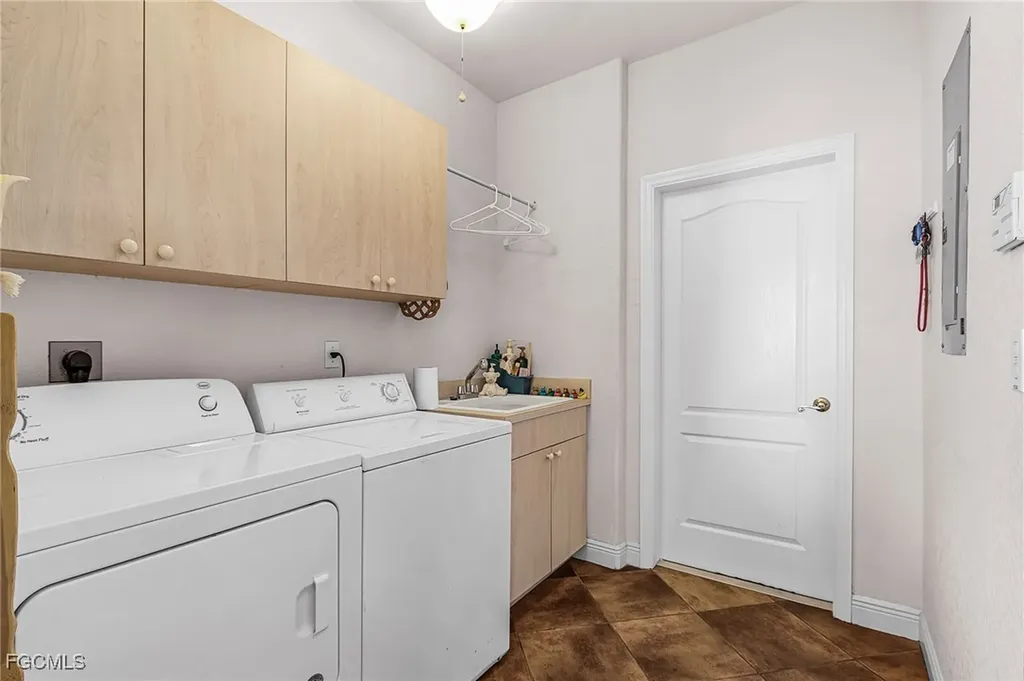 3611 NW 14th Street Cape Coral FL 33993