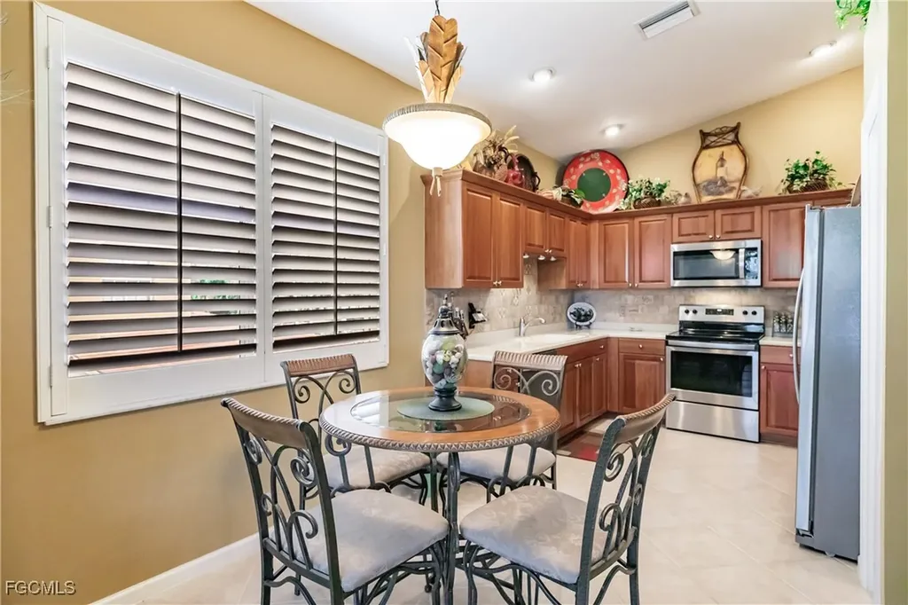 3011 Meandering Way Fort Myers FL 33905