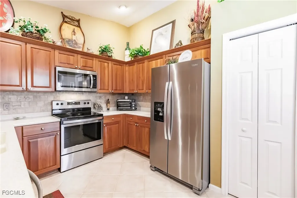3011 Meandering Way Fort Myers FL 33905