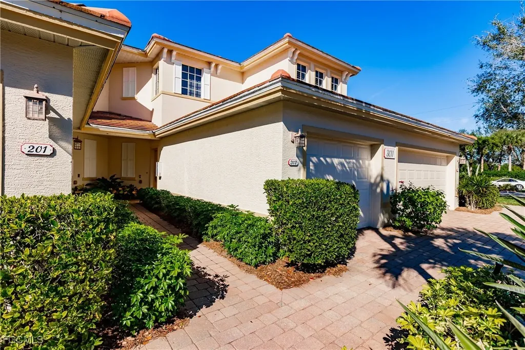3011 Meandering Way Fort Myers FL 33905