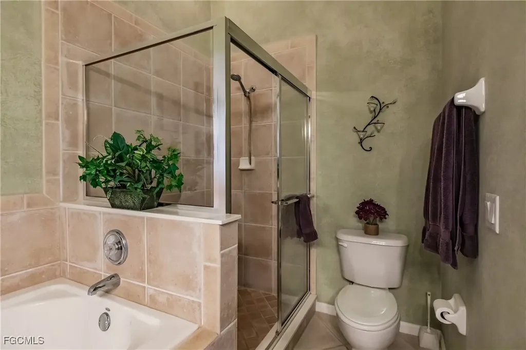3011 Meandering Way Fort Myers FL 33905
