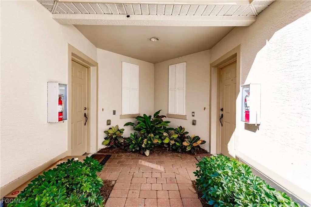 3011 Meandering Way Fort Myers FL 33905