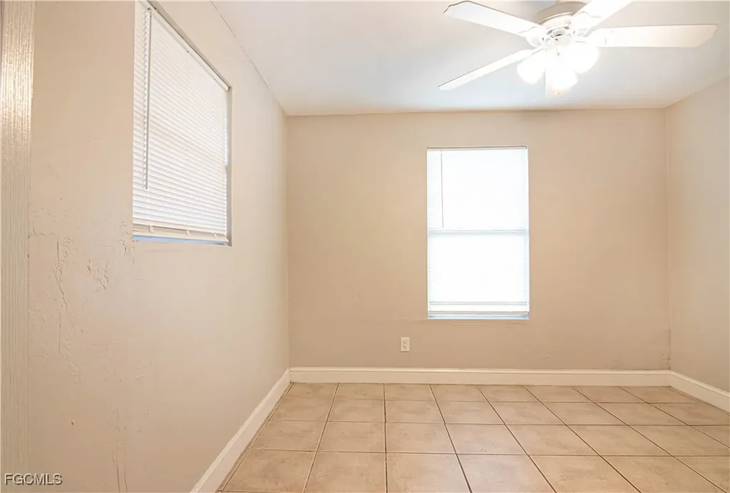 2022 NE 10th Place Cape Coral FL 33909