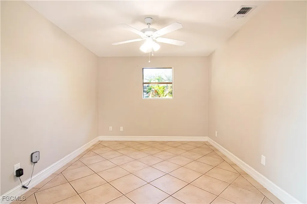 2022 NE 10th Place Cape Coral FL 33909