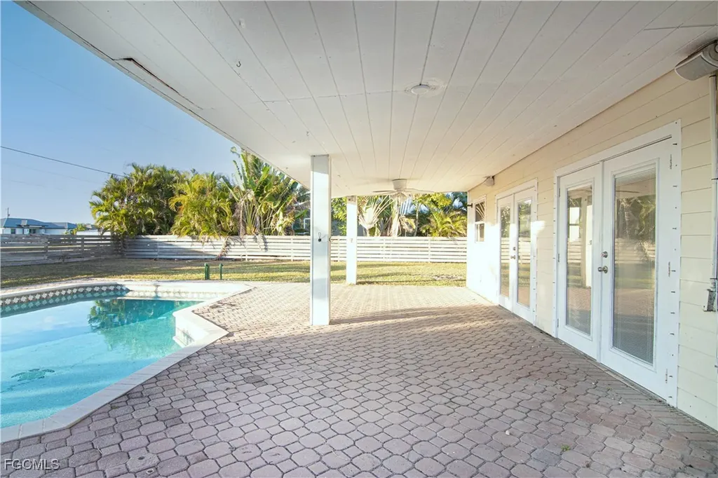 2022 NE 10th Place Cape Coral FL 33909