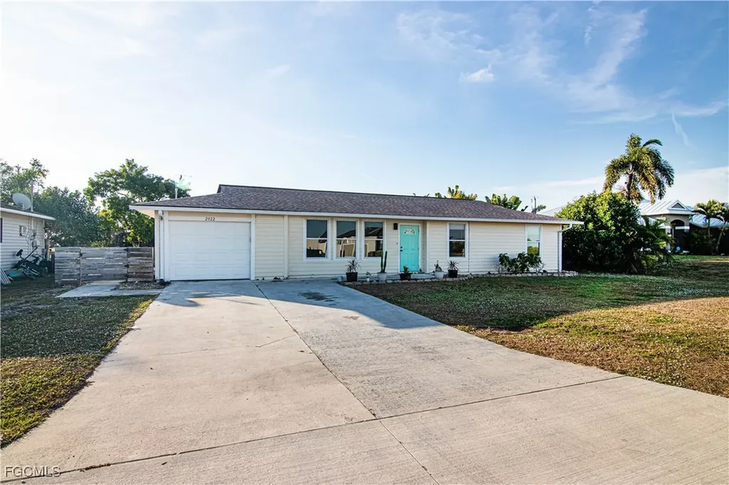 2022 NE 10th Place Cape Coral FL 33909