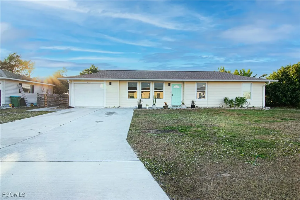 2022 NE 10th Place Cape Coral FL 33909