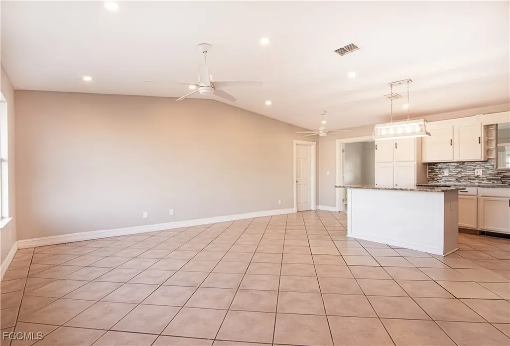 2022 NE 10th Place Cape Coral FL 33909