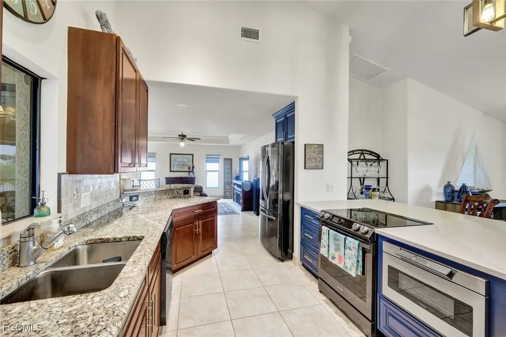 13 NW 8th Terrace Cape Coral FL 33993
