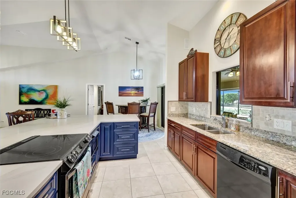 13 NW 8th Terrace Cape Coral FL 33993