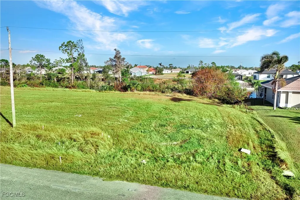 1915 NW 26th Street Cape Coral FL 33993