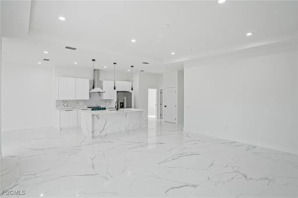 5008 N Obispo Circle Labelle FL 33935