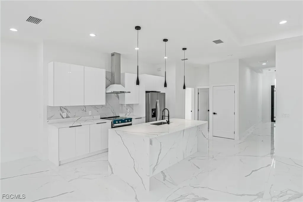 5008 N Obispo Circle Labelle FL 33935