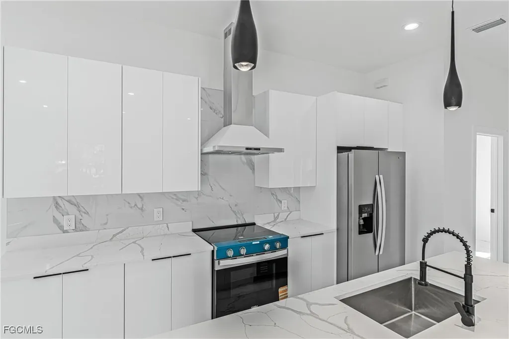 5008 N Obispo Circle Labelle FL 33935