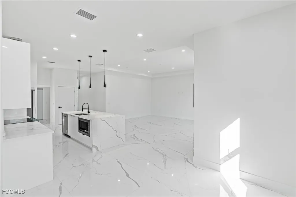 5008 N Obispo Circle Labelle FL 33935