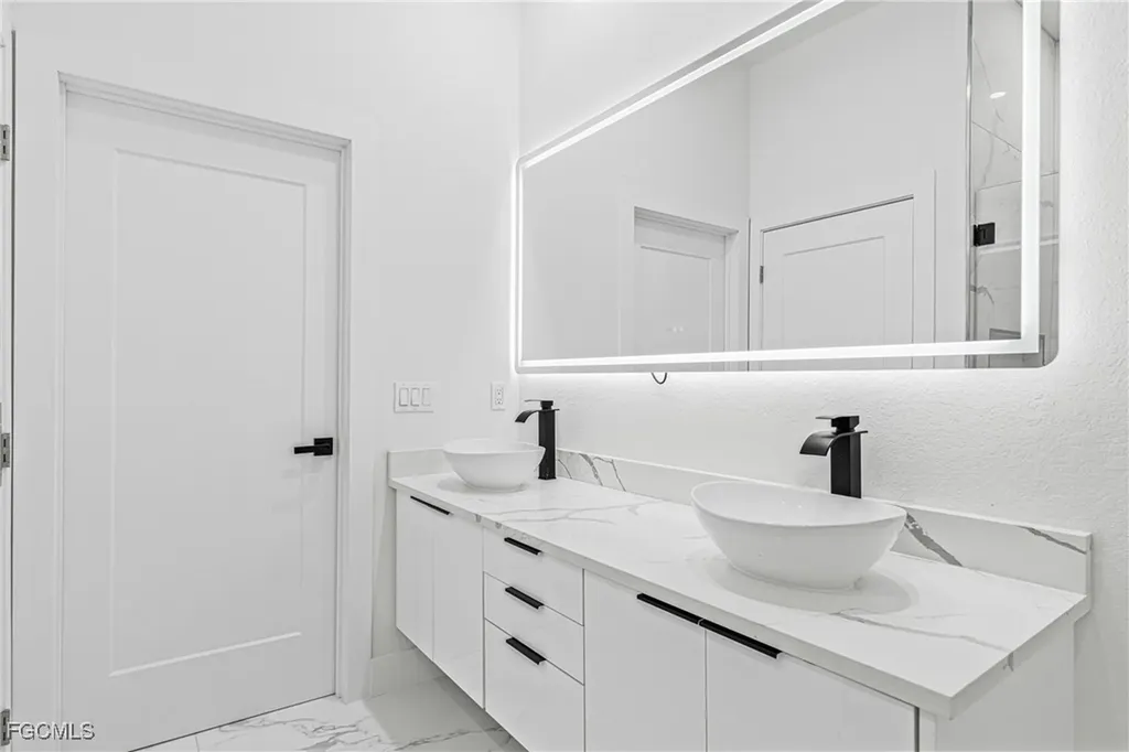 5008 N Obispo Circle Labelle FL 33935