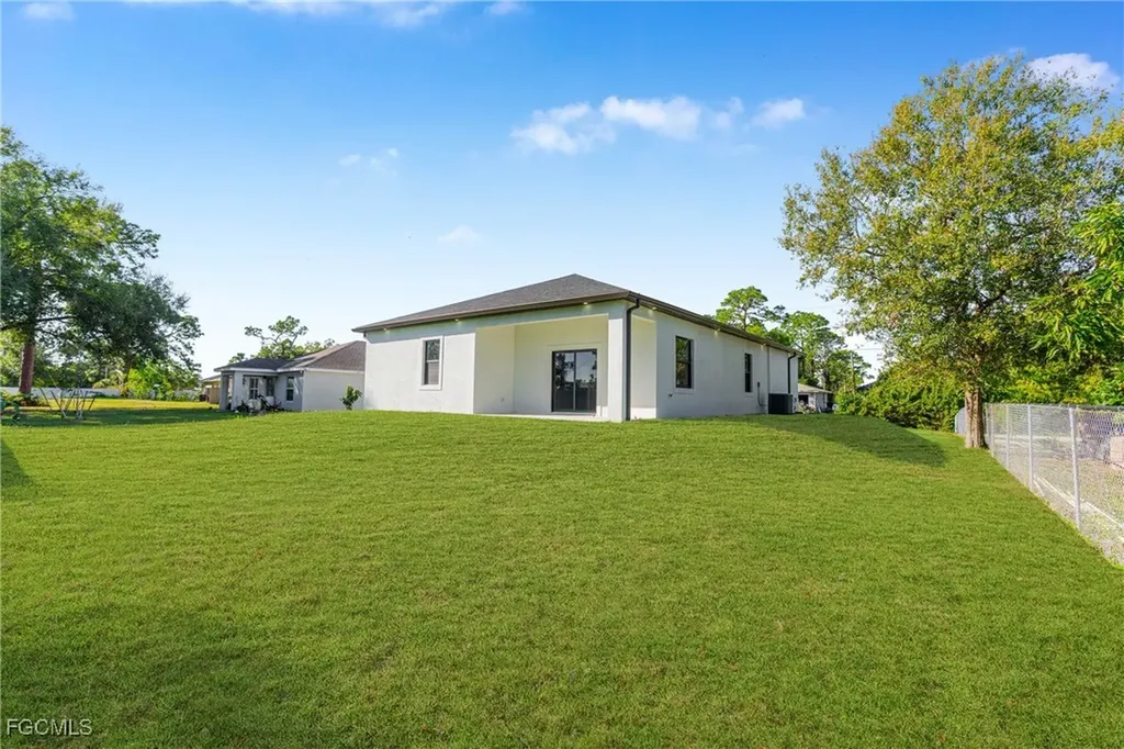 5008 N Obispo Circle Labelle FL 33935