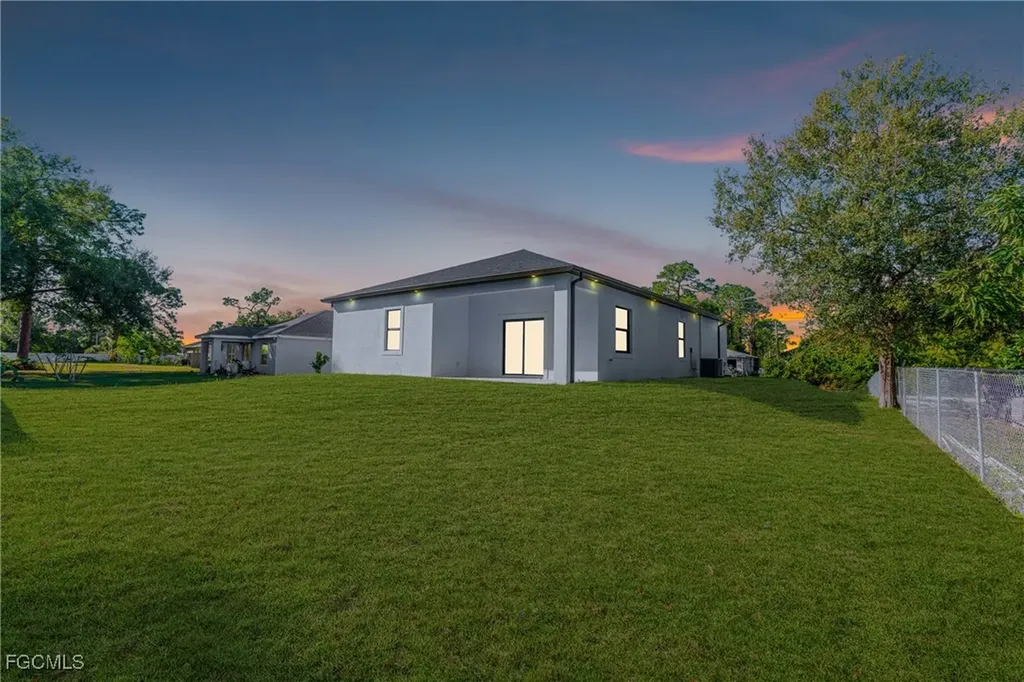 5008 N Obispo Circle Labelle FL 33935