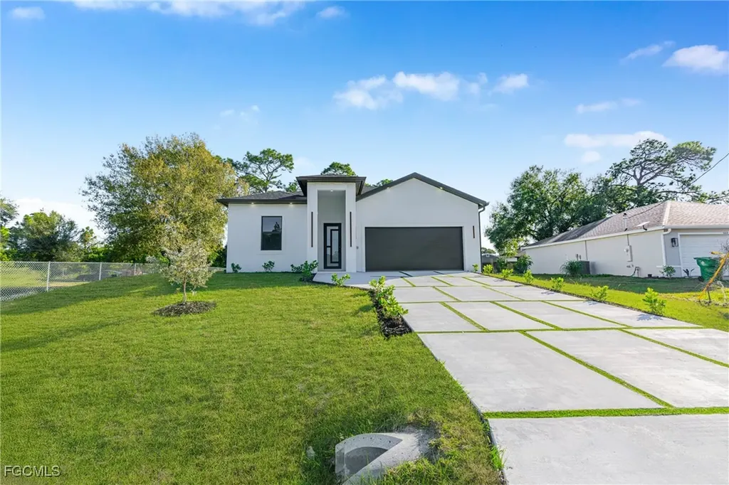 5008 N Obispo Circle Labelle FL 33935