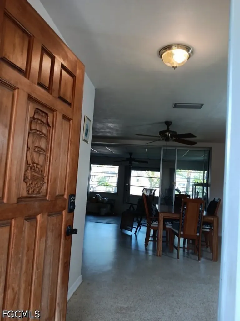 5305 SW 2nd Place Cape Coral FL 33914