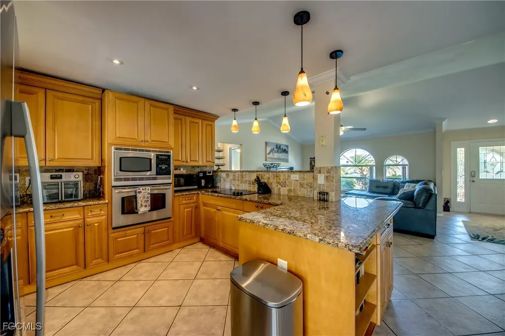2919 SW 2nd Place Cape Coral FL 33914