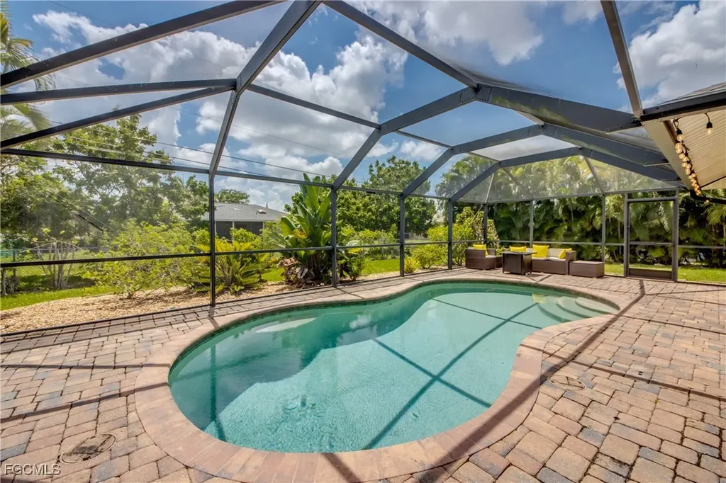 2919 SW 2nd Place Cape Coral FL 33914