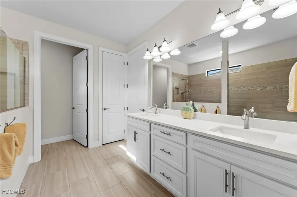 11289 Thurston Chase Fort Myers FL 33913